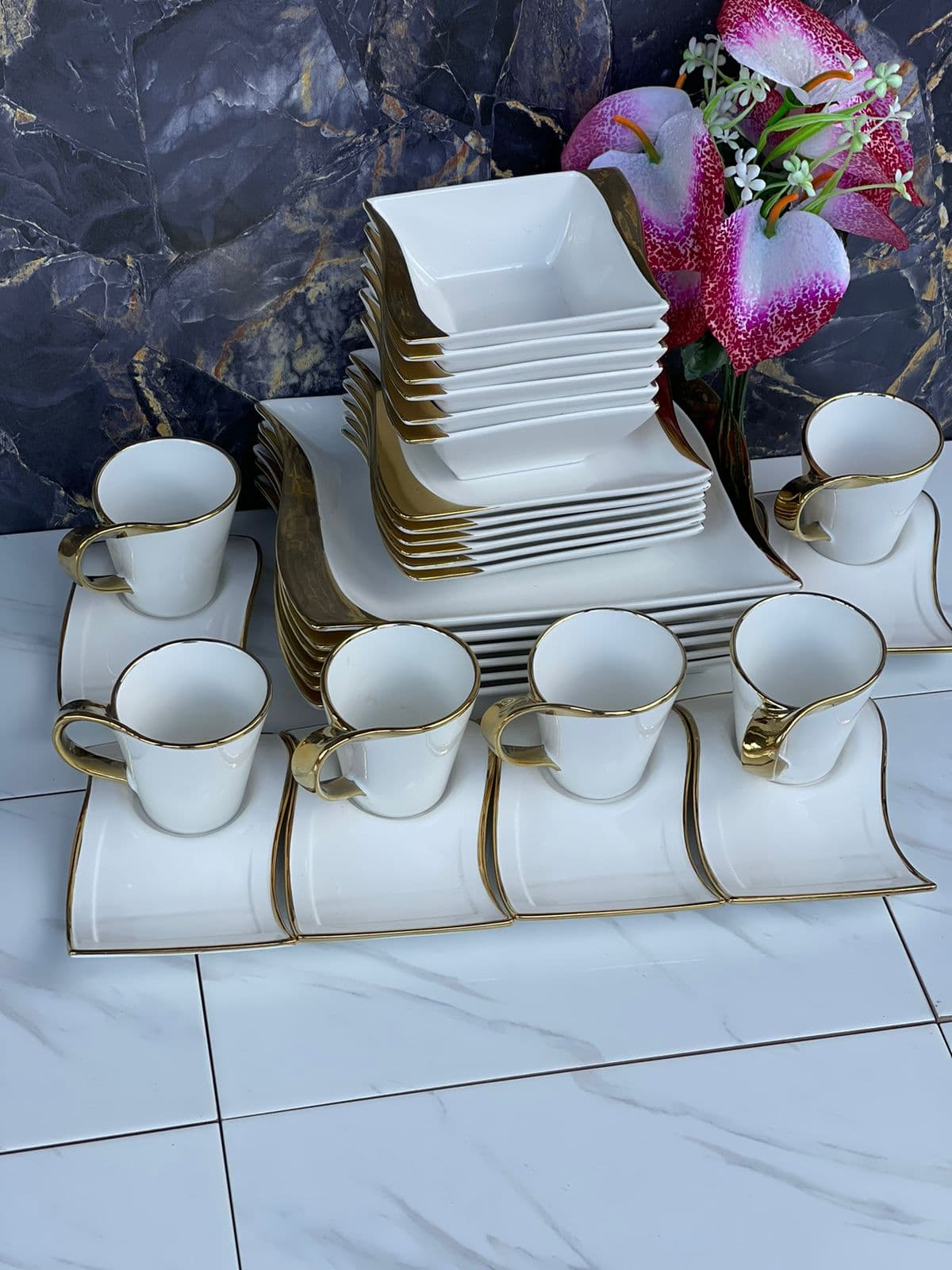 Gold unique dinner set