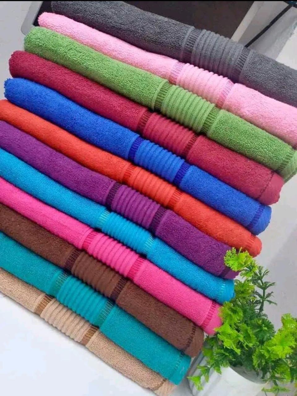 Coloured luxury towels 